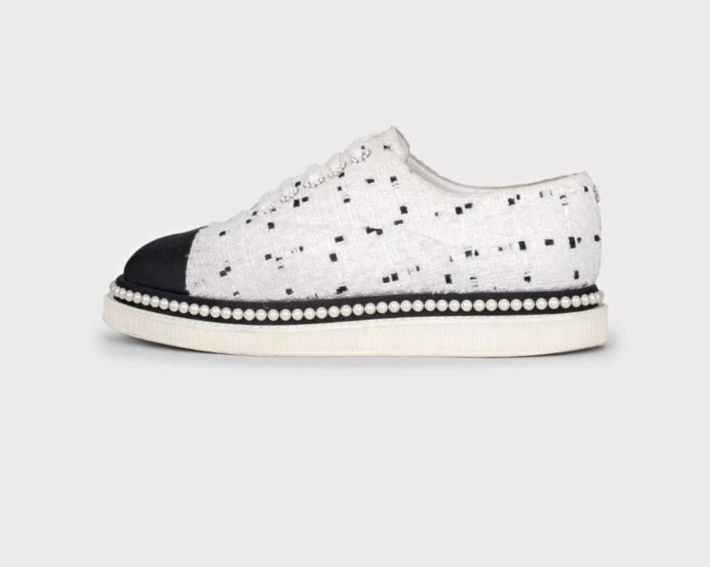 Chanel White Textile Sneakers with Contrasting Toe Sz.36